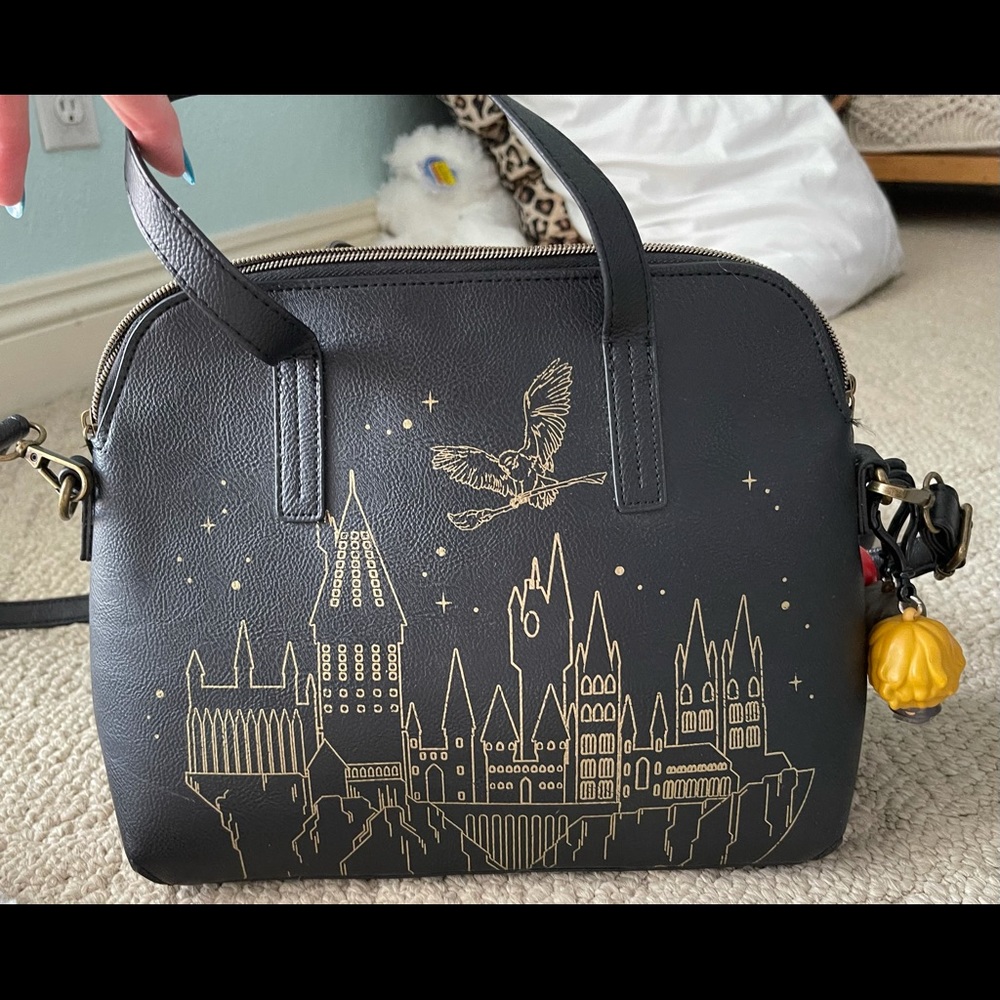 Excellent condition loungefly Harry Potter satchel